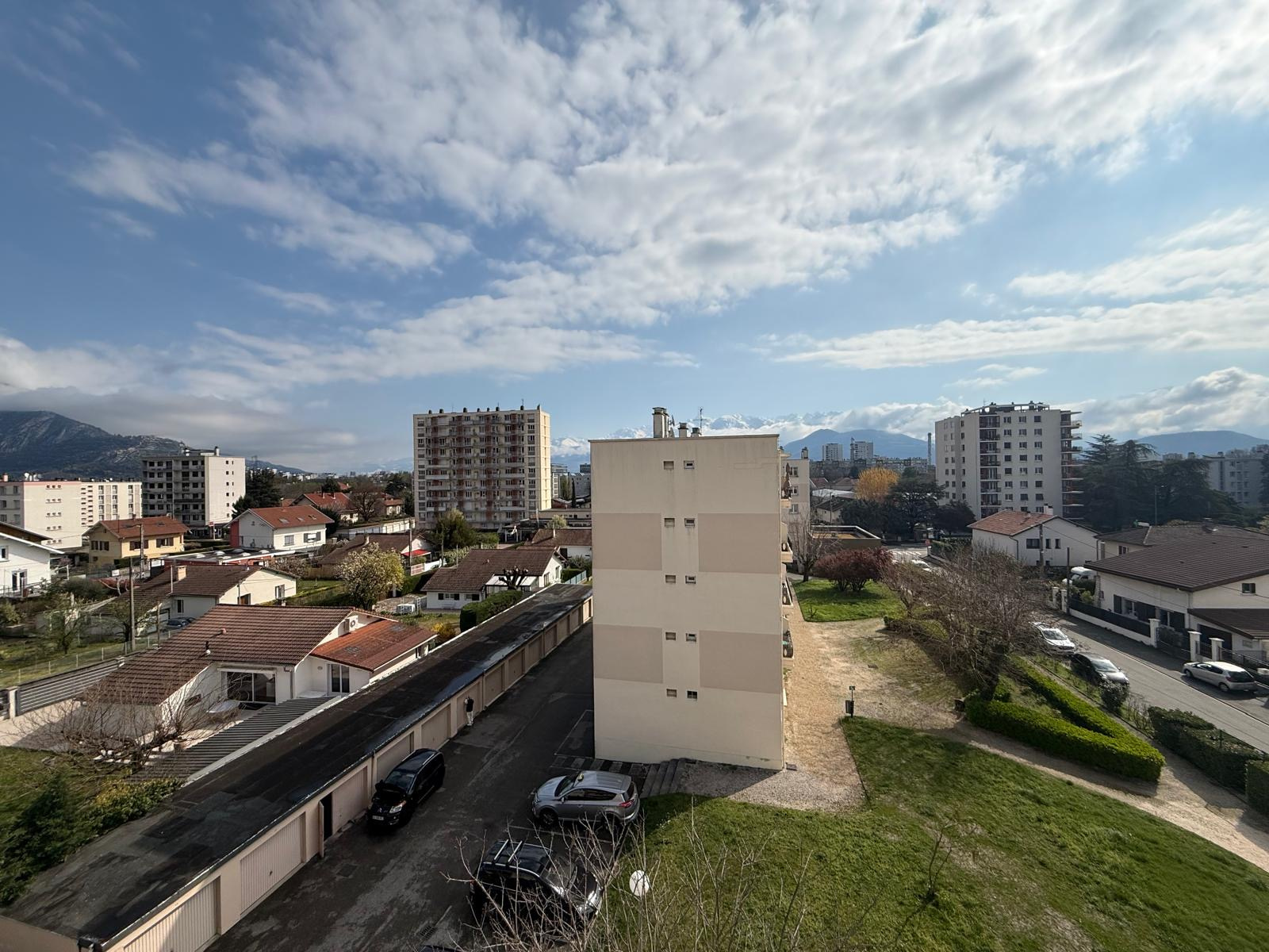 Appartement T4 avec balcon et cave - Seyssinet-Pariset